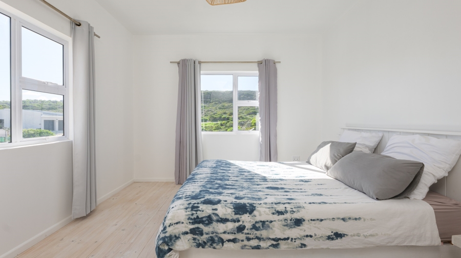 4 Bedroom Property for Sale in Suiderstrand Western Cape